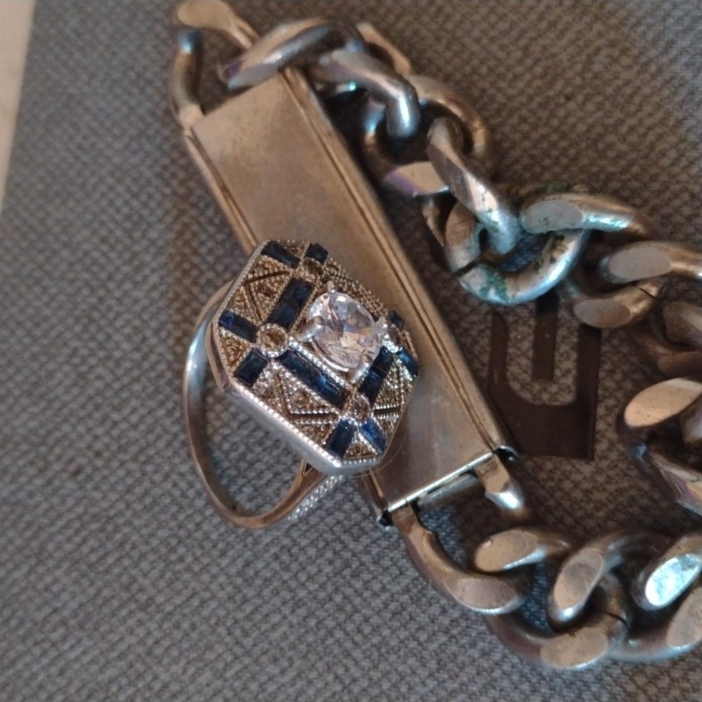 4 Rings& Bracelet - Picture 5 of 7
